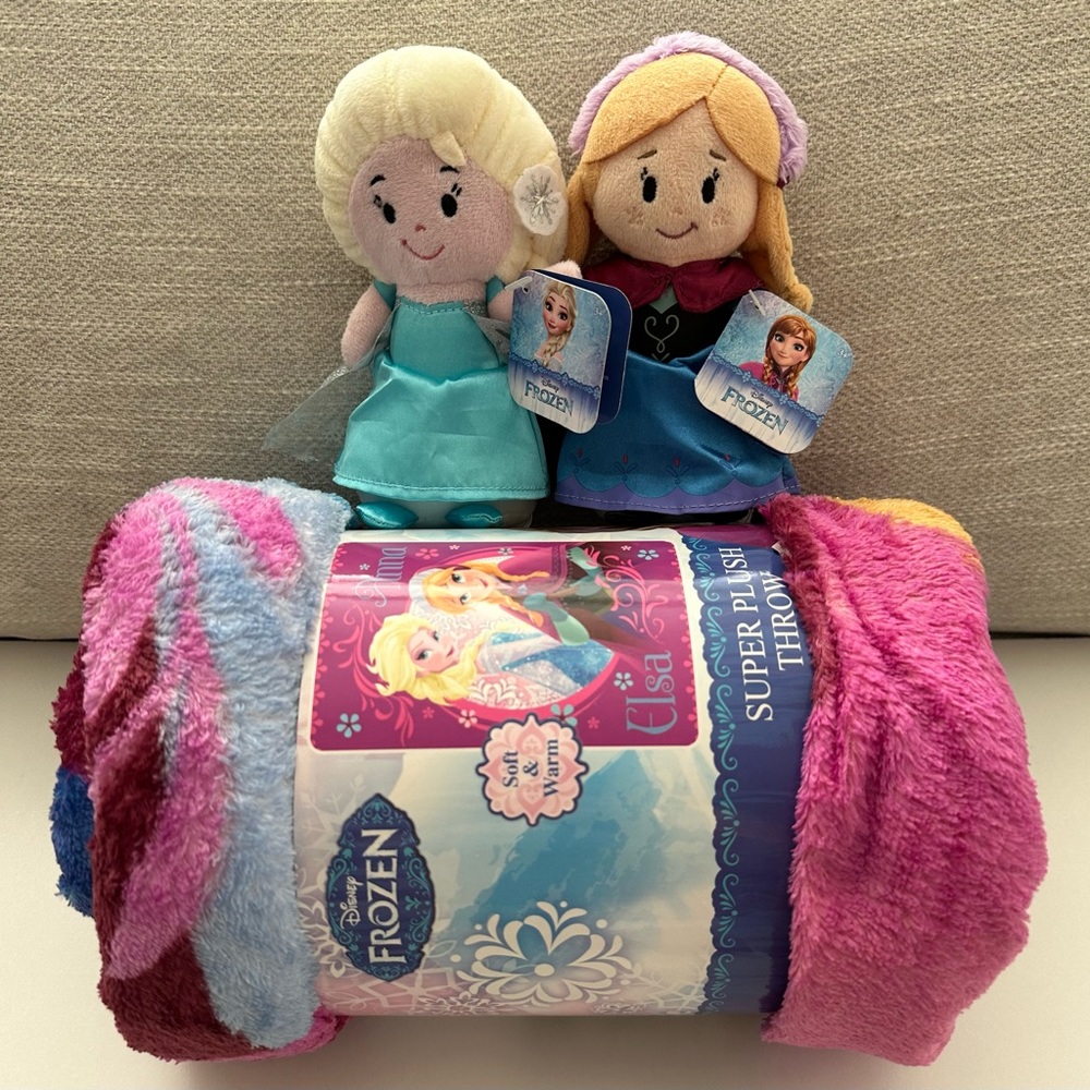 Frozen plush & blanket bundle